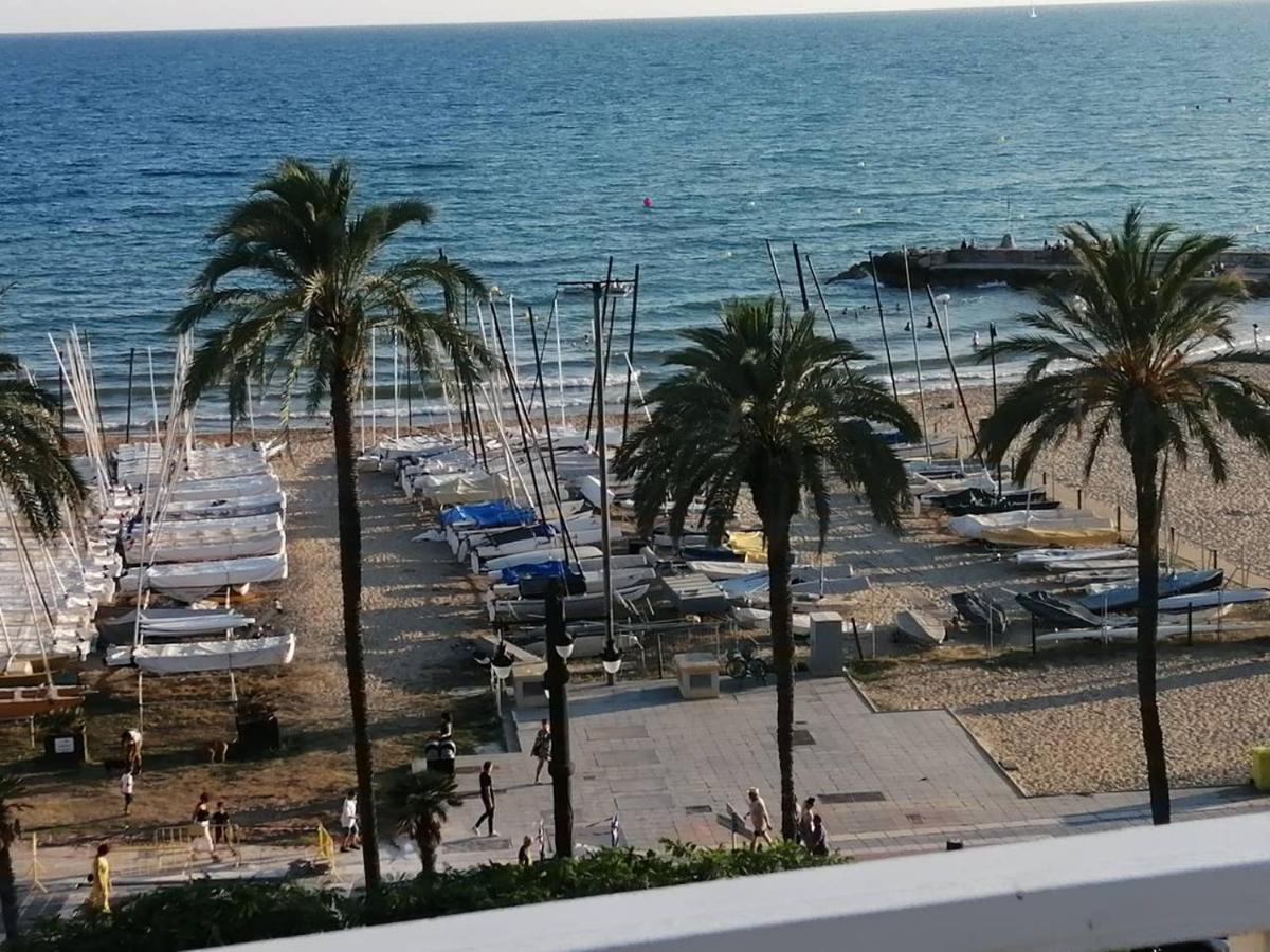 Atico Con Fantasticas Vistas Al Mar Y La Iglesia Appartement Sitges Buitenkant foto