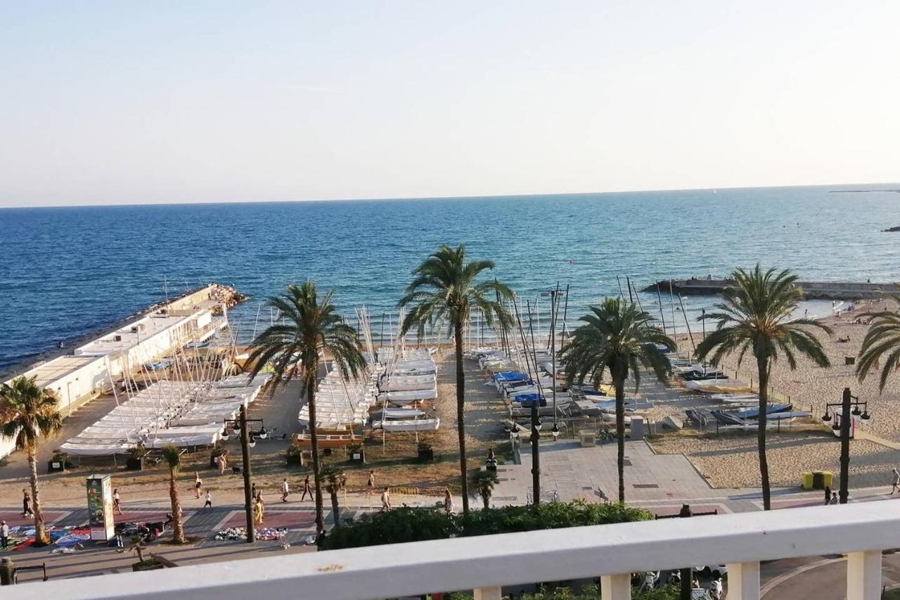 Atico Con Fantasticas Vistas Al Mar Y La Iglesia Appartement Sitges Buitenkant foto