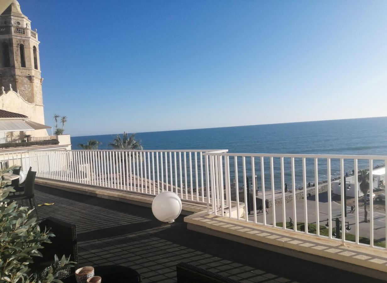 Atico Con Fantasticas Vistas Al Mar Y La Iglesia Appartement Sitges Buitenkant foto